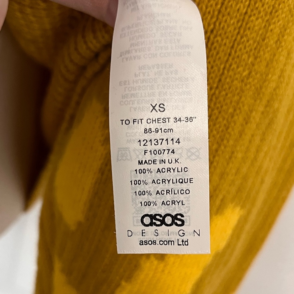Sweater - Picture 4 of 4